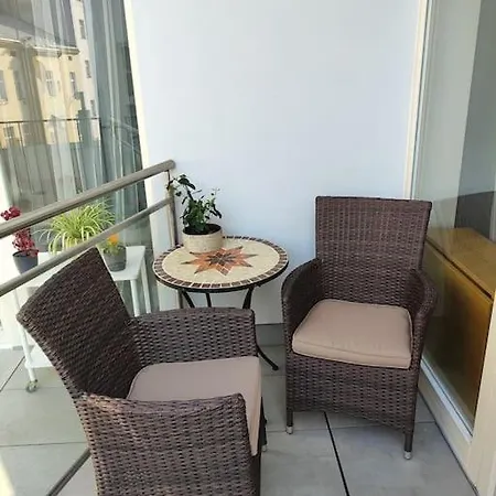 Appartement With Balcony In Vinohrady